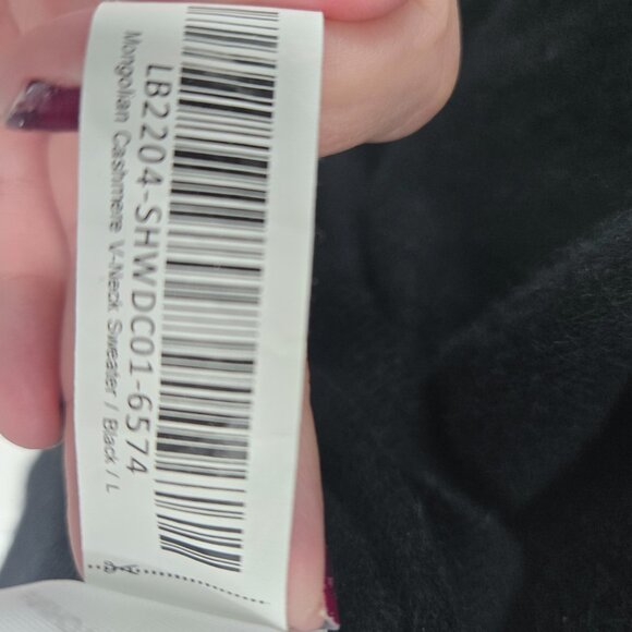 Quince Black 100% Mongolian Cashmere V-Neck Size Large - Picture 10 of 11